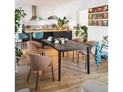 PENTAGON extendable dining table