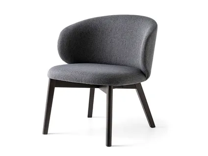 TUKA lounge chair with wooden legs