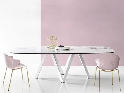 CARTESIO rounded dining table