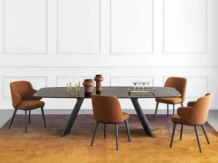 ICARO rounded dining table
