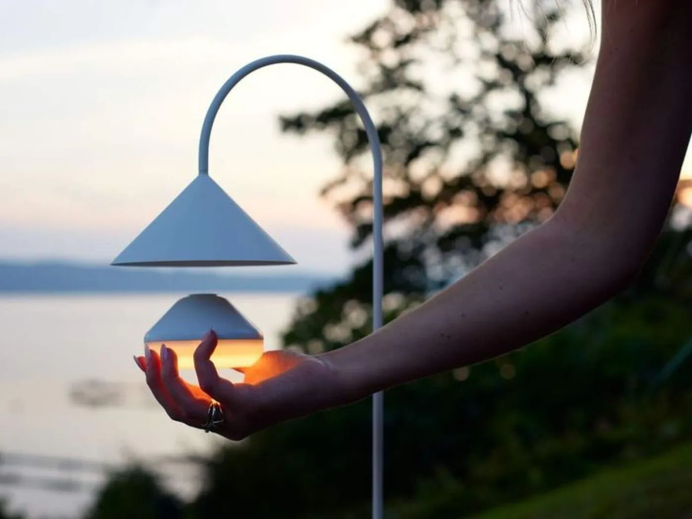 Grasp portable lamp 72 matt white// Grasp hordozható lámpa matt fehér
