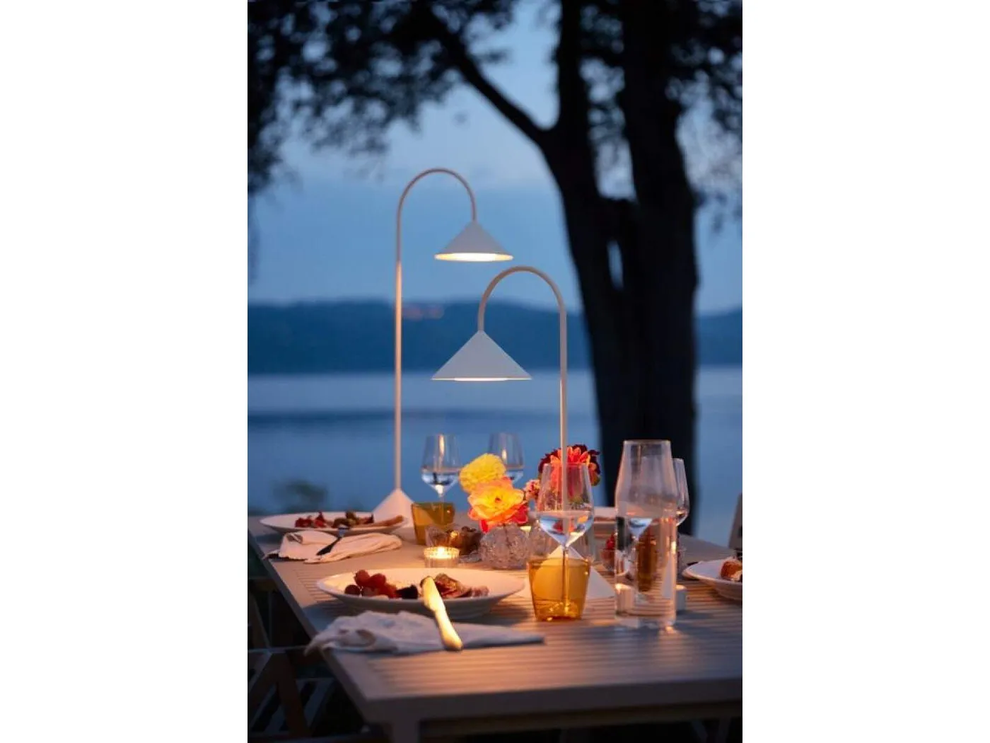 Grasp portable lamp 72 matt white// Grasp hordozható lámpa matt fehér