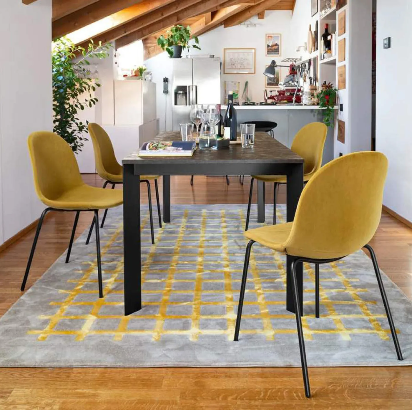 Connubia Academy upholstered dining chair // Academy kárpitozott étkezőszék
