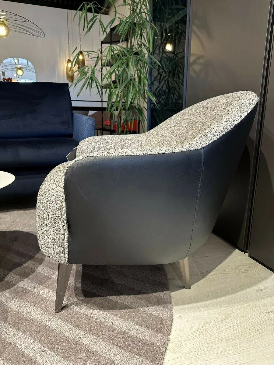 Furninova Paloma armchair Chanel fabric Showroom model // Furninova Paloma fotel Chanel szövettel Bemutatótermi modell