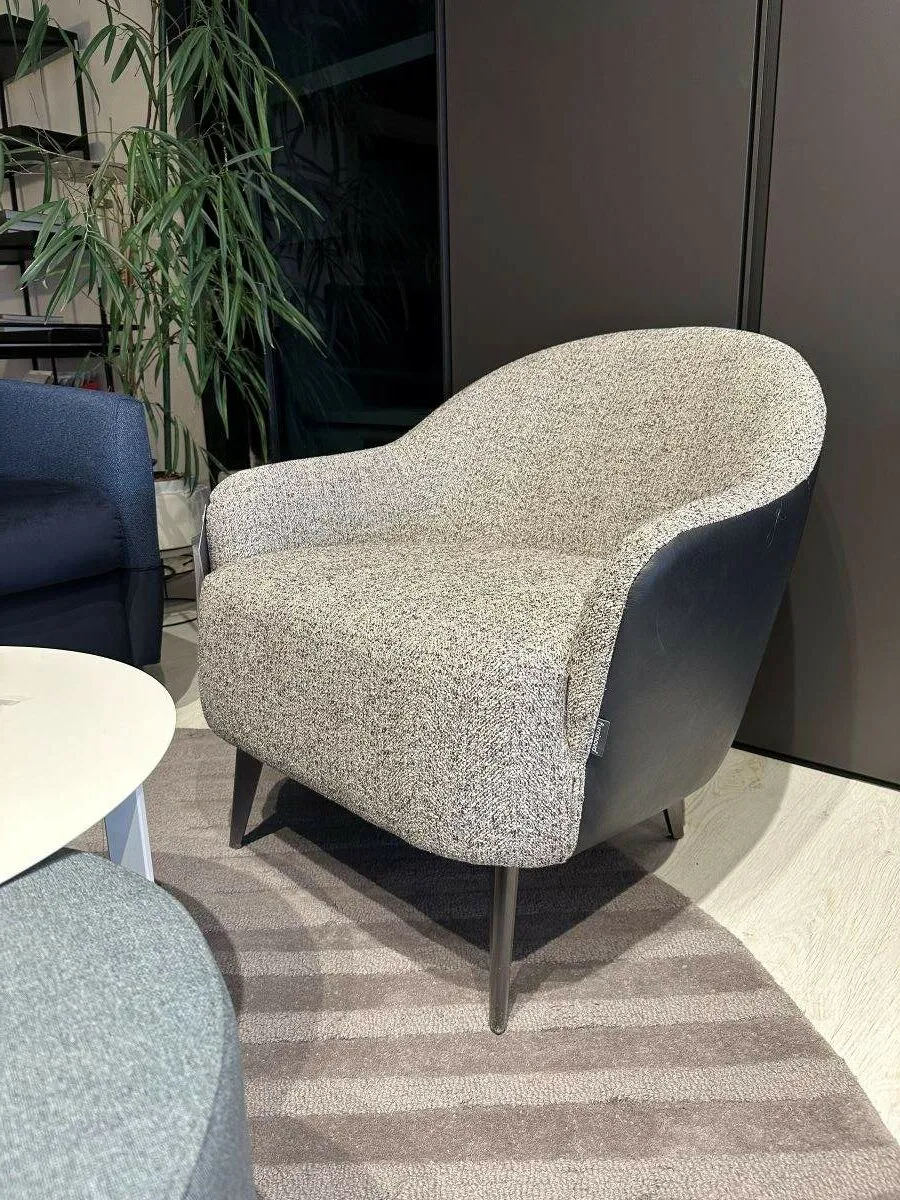 Furninova Paloma armchair Chanel fabric Showroom model // Furninova Paloma fotel Chanel szövettel Bemutatótermi modell
