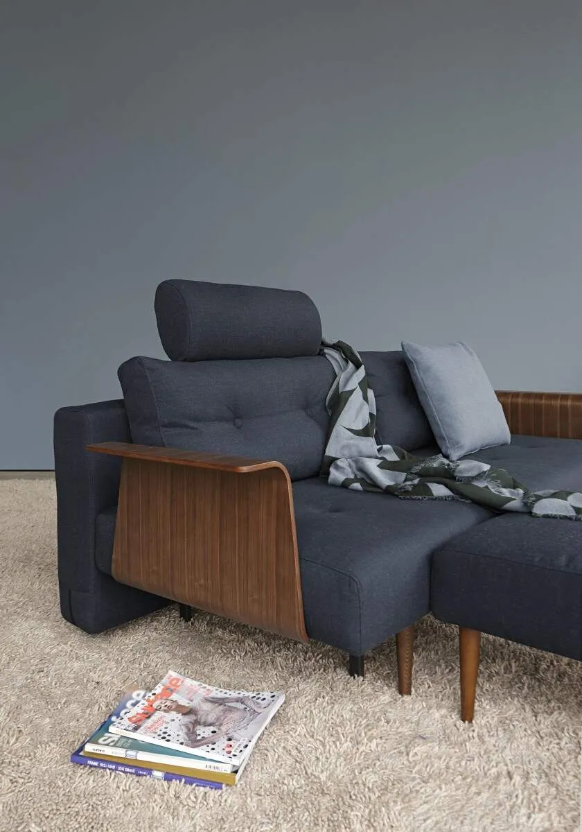 Recast sofa bed with walnut arms// Recast karfás kanapéágy