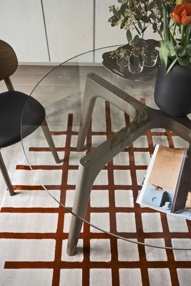 Pod dining table// Pod dining table